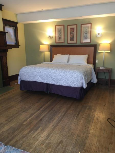 Linda guesthouse, Book  Vancouver 