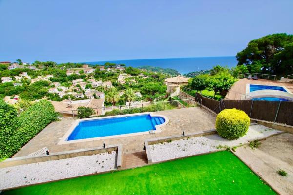 V&V LLORET- Villa Violetes, Book  Lloret de Mar Costa Brava