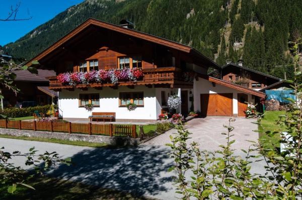 Ferienwohnung Maria Erlsbacher, Book Lejlighed Hoteller i Tyrol med parkering, Parkering