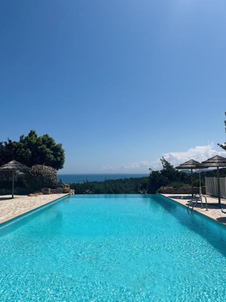 Camping Rondinara, Book  Hoteller i Korsika med pool, Swimmingpool