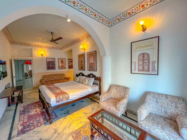 DYORE House by Bharat Mahal Palace, Book  Rajasthan hoteller med pool, Swimmingpool