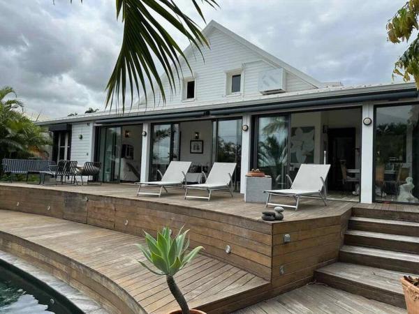 Villa Anra de charme & piscine, Book  Hoteller i Saint-Paul med pool, Swimmingpool
