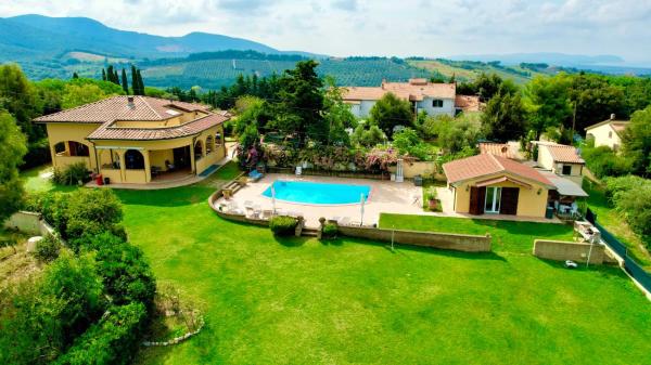 Villa Toscagialla, Book  Hoteller i Etruscan Coast med pool, Swimmingpool