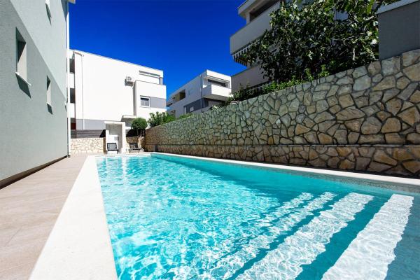 Apartments Yoko, Book Lejlighed Hoteller i Zadar County med pool, Swimmingpool