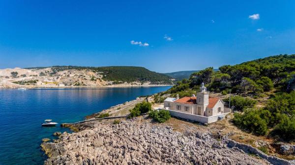 Phenomenal Pucisca Villa Lighthouse St Nicholas 2 Bedrooms Floor Heating, Book  Pucisca Brac
