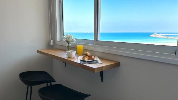 Angel Apt-Amazing SeaView-Netfix-Wifi-Free Parking, Book  Ashdod Center District Israel