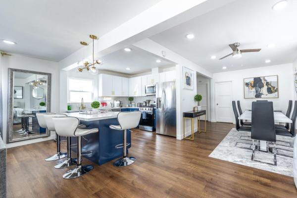 Luxury Villa with Hot Tub! Minutes to Beach & Bars, Book  Long Beach Los Angeles Metropolitan Area