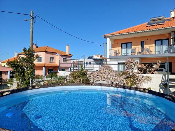 Relax & Travel, Book  Almada Lissabon