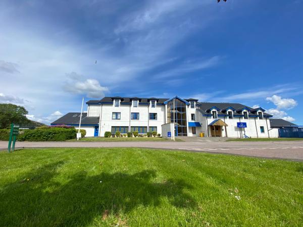 Waterfront Lodge - Accommodation Only, Book  Scotland hoteller med parkering, Parkering