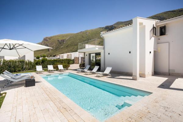 Grande Villa privata con piscina a Scopello, Book  Sicilien hoteller med parkering, Parkering