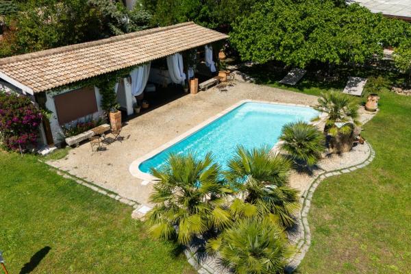Villa Niloan Olbia, Book  Emerald Coast hoteller med pool, Swimmingpool