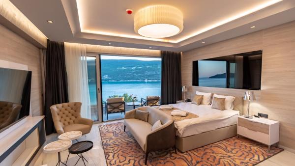 Garni Hotel Kruso, Book  Hoteller i Herceg Novi County med pool, Swimmingpool