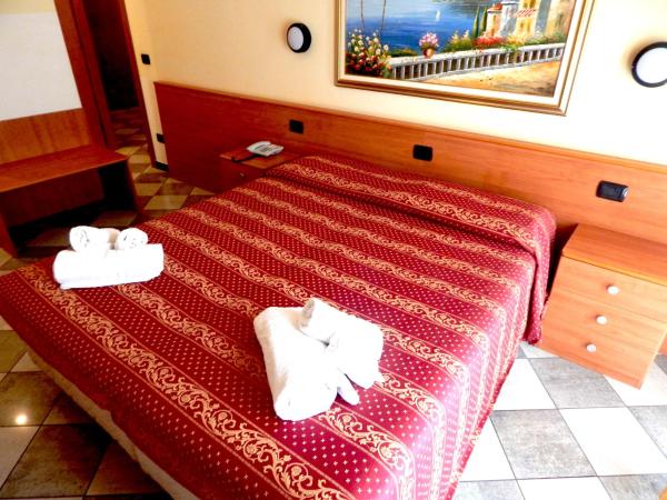 RESIDENCE HOTEL ISABELLA, Book  Loano Ligurien