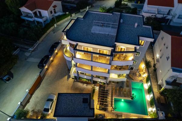 Villa Mariella, Book  Hoteller i Zadar County med pool, Swimmingpool
