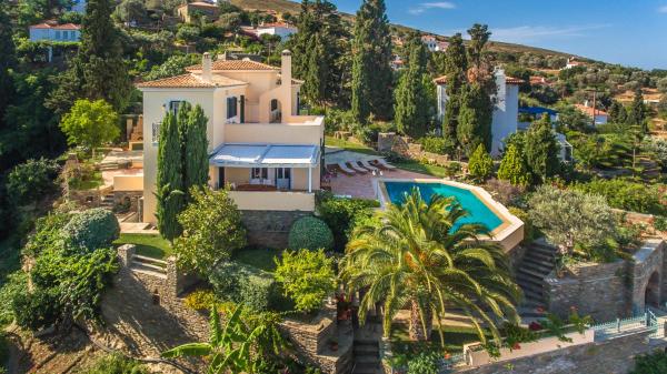 Hortensia Villa - Infinity Pool & Sea Views by Explore Andros, Book  Ándros 