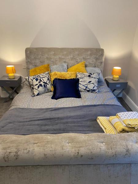 Cambridge Villas Private Studio Lytham St Annes, Book  Saint Annes on the Sea Lancashire