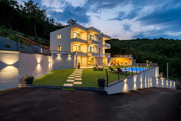 Villa Lavinia, Book  Kvarner hoteller med parkering, Parkering