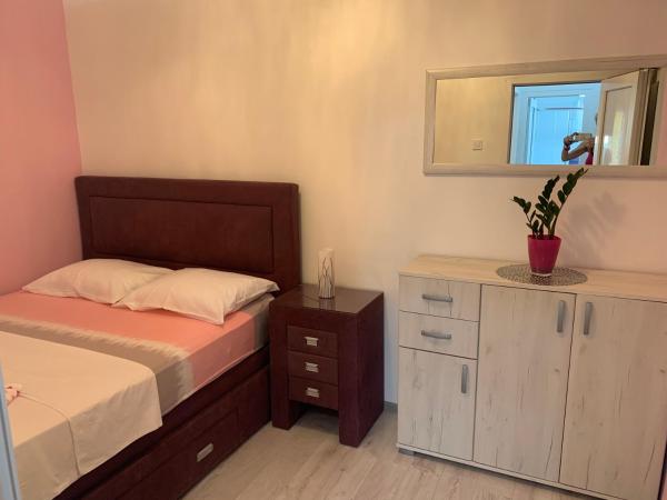Ilinčić Apartments, Book Lejlighed Lejligheder i Budva, Lejlighed