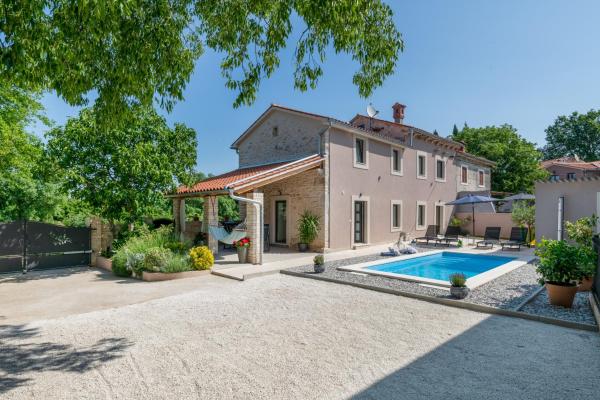 Villa Ena with private pool, Book  Pinezići Istrien
