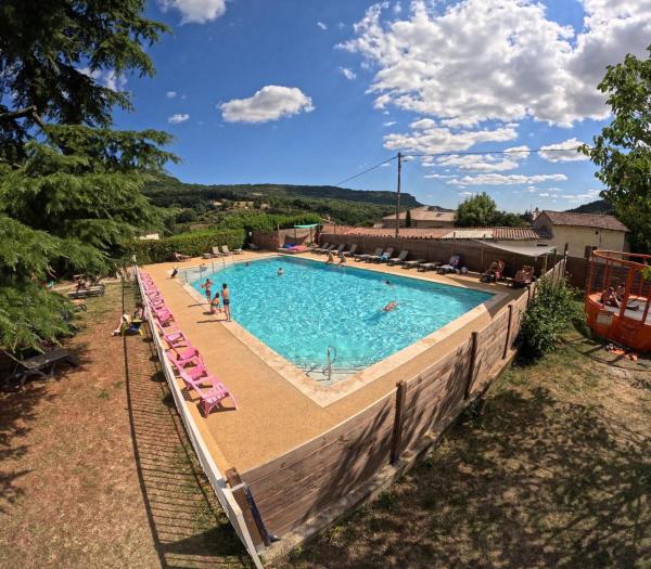 Camping Les Lavandes, Book  Rhône-Alps hoteller med pool, Swimmingpool