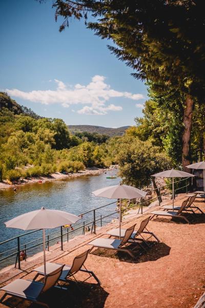 Rives d'Arc, Book  Rhône-Alps hoteller med pool, Swimmingpool