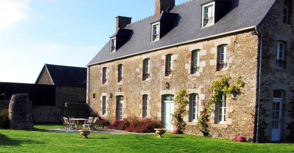 La Vieille Foulonnière : Chambres dhôtes & Permaculture, Book  Pontorson 