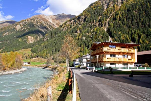 Haus Simone, Book Lejlighed Hoteller i Tyrol med parkering, Parkering