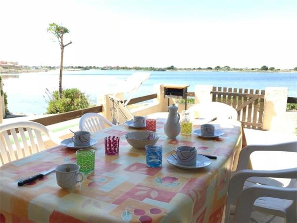 Villa 3 pièces + Mezzanine pour 6 pers. à Port Leucate avec parking - FR-1-81-96, Book  Hoteller i Corbières med parkering, Parkering