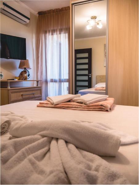 Apartment 7, Studio 2 and Studio 10 Quietly and peaceful place to relax, Book Lejlighed Hoteller i Burgas Province med parkering, Parkering