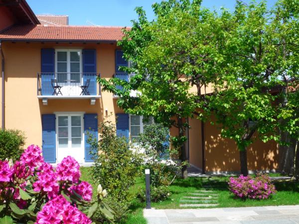 Casa Il Cedro, Book  Hoteller i Piedmont med parkering, Parkering