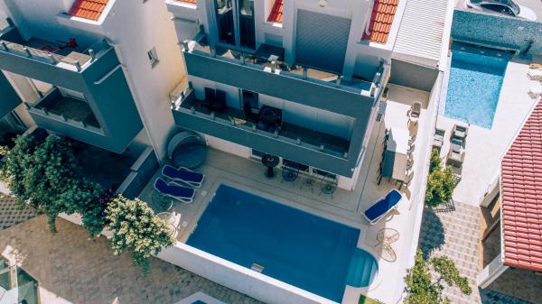 VIP Deluxe Villa JASMINA, Book  Hoteller i Zadar County med pool, Swimmingpool