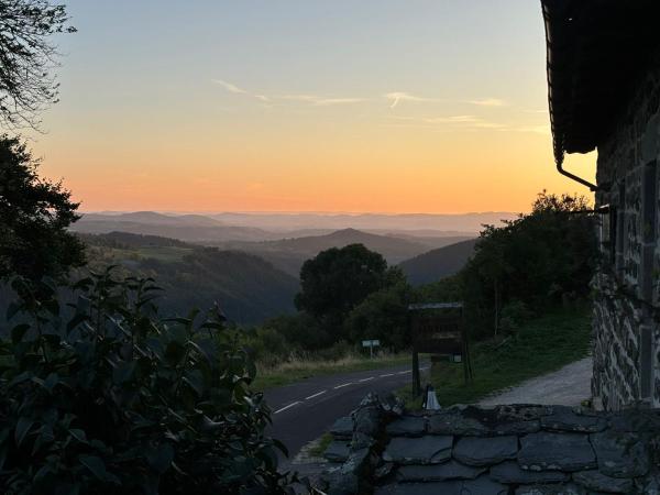 Auberge & Camping Sabatoux, Book  Hoteller i Rhône-Alps med pool, Swimmingpool
