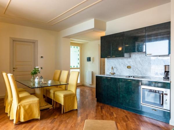 Residence Villa Greta, Book  Piedmont hoteller med pool, Swimmingpool