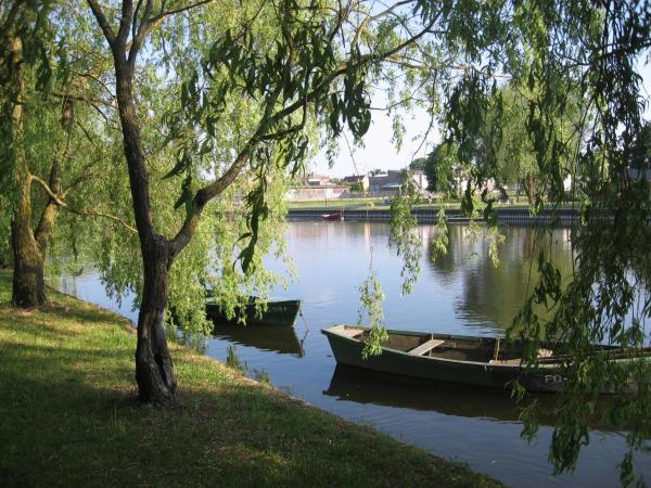 Pokoje i domki nad Kanałem Bystrym, Book  Warmia-Masuria hoteller med morgenmad, Morgenmad