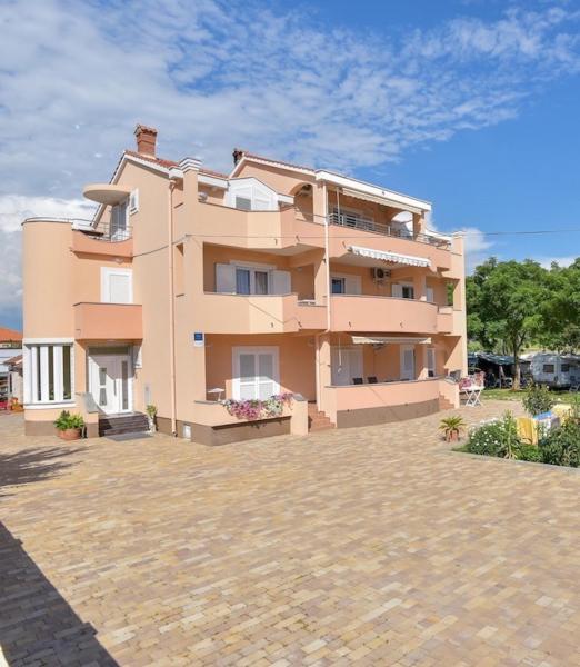 Apartments Medanić - Private Pool, Book Lejlighed Hoteller i Zadar County med pool, Swimmingpool