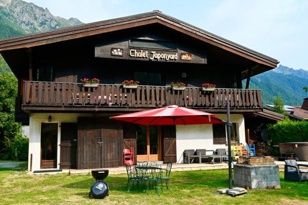 Ideal For all type of families "Chalet Japonyard", Book Chalet Hoteller i Rhône-Alps med parkering, Parkering