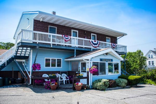 Inn Between the Beaches & Villager, Book  Hoteller i New England med pool, Swimmingpool