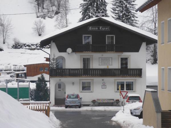 Haus Tyrol, Book  Hoteller i Tyrol med parkering, Parkering