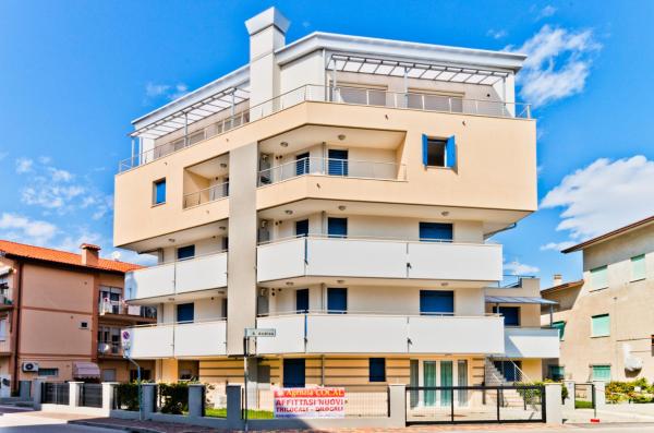 Villa Marina Apartments - Agenzia Cocal, Book Lejlighed Hoteller i Friuli Venezia Giulia med parkering, Parkering