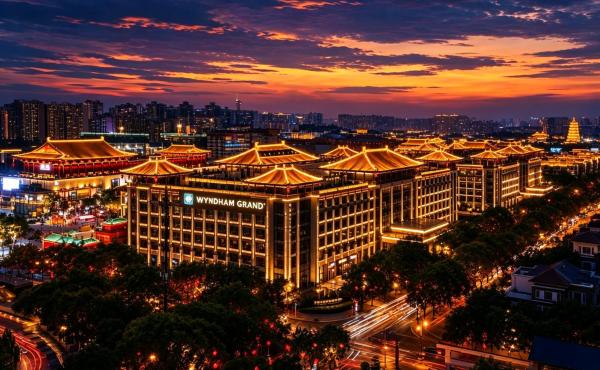 Wyndham Grand Xian South, Book Hotel Hoteller i Yanta med pool, Swimmingpool