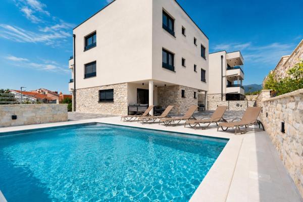 Noelia Pool Residence, Book  Hoteller i Zadar County med pool, Swimmingpool