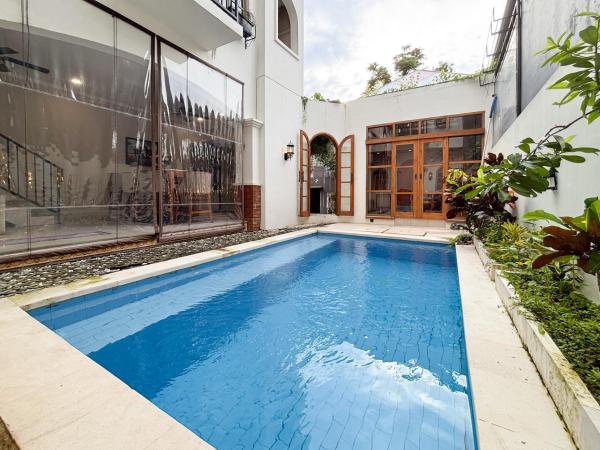 The Lavana Villa Bungas near Nusa Dua, Book  Hoteller i Bali med pool, Swimmingpool