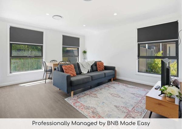 Villa Endsleigh - CBD Retreat, 2 Bed 2 Bath, Book  Orange 
