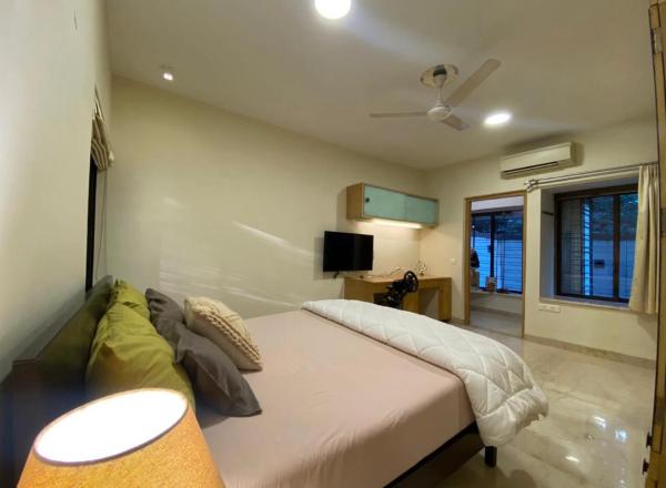 Bandra cozy 1 bedroom attached bathroom shared apartment, Book  Mumbai Maharashtra