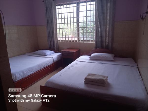 Riverside Hotel, Book  Kratie Province hoteller med parkering, Parkering