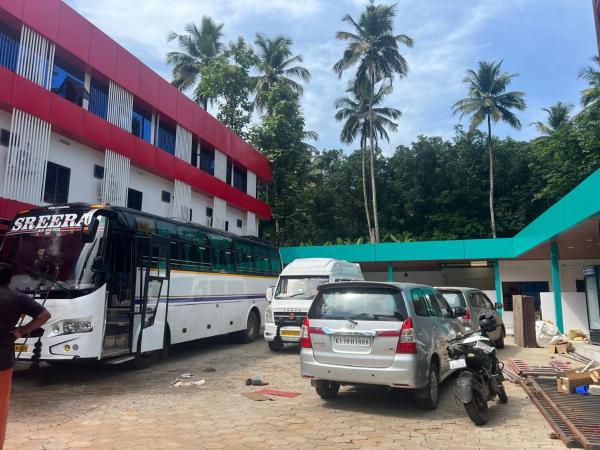H I lodge and Dormitory, Book  Kelakam New Delhi