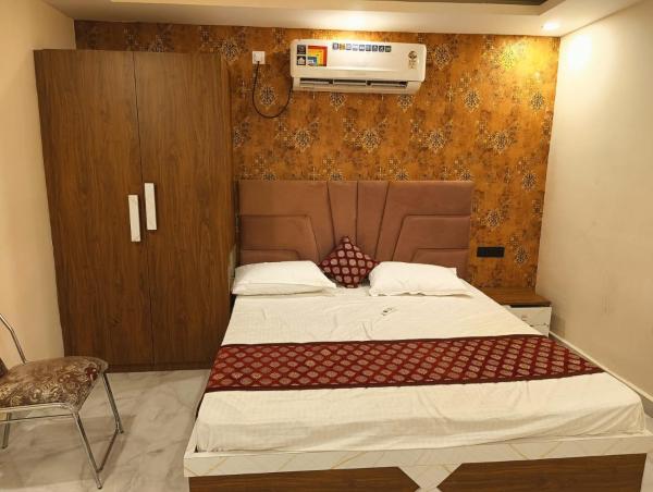 City Square banquet and clubhouse, Book  Patna hoteller med pool, Swimmingpool