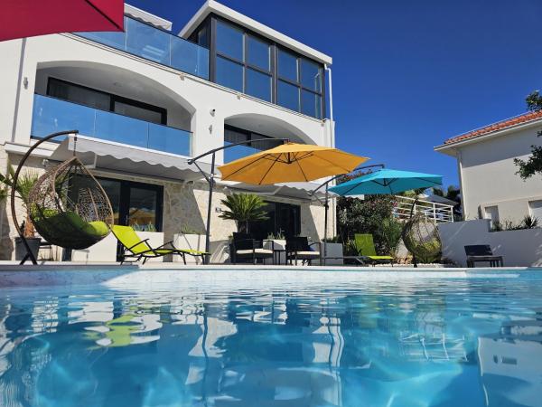 Casa PALMERA Apartments, Book Lejlighed Hoteller i Zadar County med pool, Swimmingpool