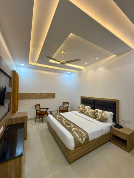 Hotel Silver Bricks, Book  Amritsar Punjab
