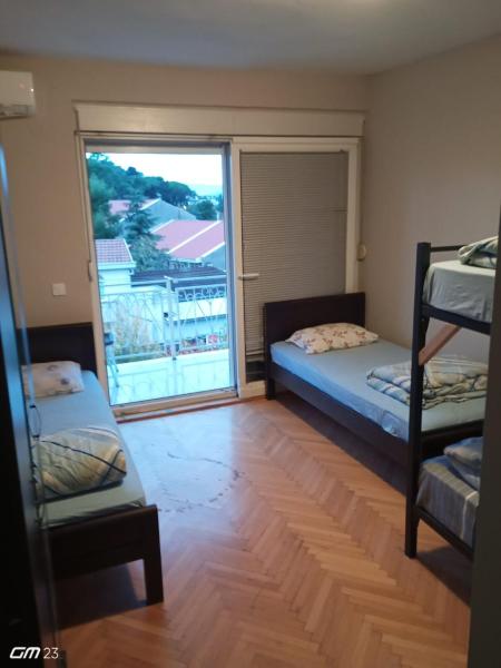 Vega's Hostel, Book Hostel / Vandrerhjem Tivat Vandrehjem, Hostel / Vandrerhjem